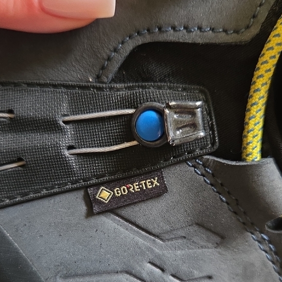 Men's Black Hiking Boots - Picture 5 of 5